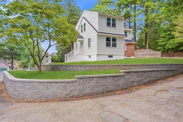 63 Russell Rd, Wellesley, MA 02482