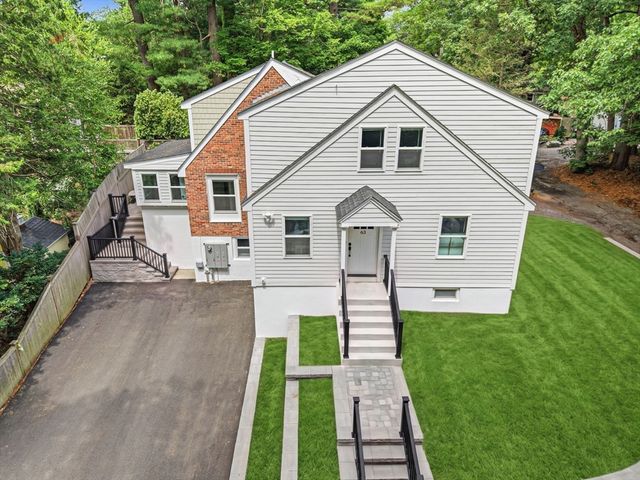 63 Russell Rd, Wellesley, MA 02482