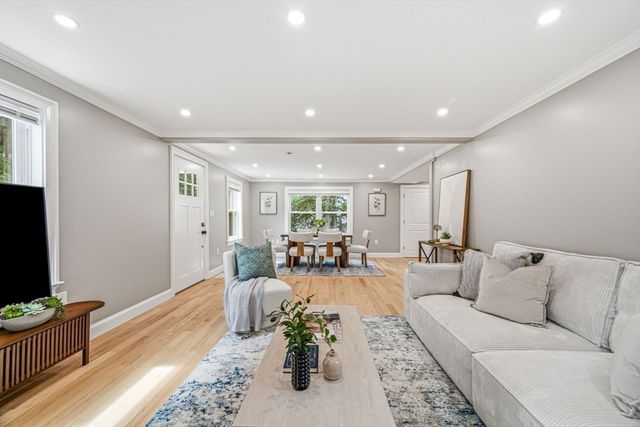 63 Russell Rd, Wellesley, MA 02482