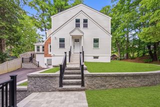 63 Russell Rd, Wellesley, MA 02482