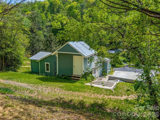 314 Byrd Creek Road, Green Mountain, NC 28740