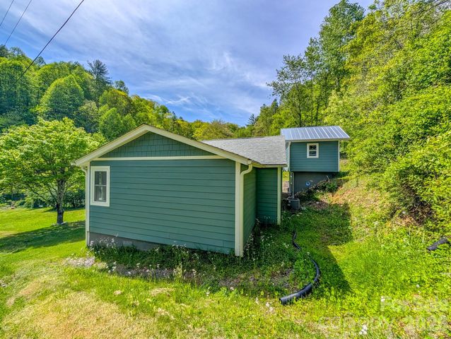 314 Byrd Creek Road, Green Mountain, NC 28740