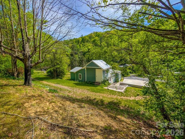 314 Byrd Creek Road, Green Mountain, NC 28740