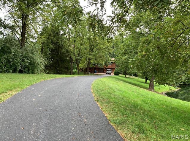 6 Melody Lane, Troy, IL 62294