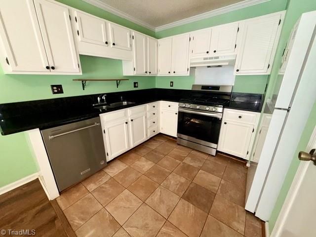 626 Rock Garden Circle, Winston-salem, NC 27104