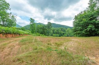 1433 Crabtree Mountain Road, Clyde, NC 28721