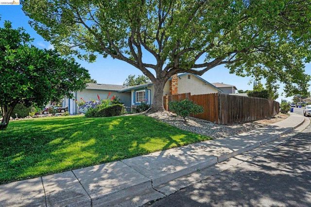 4630 Burgundy Dr, Oakley, CA 94561