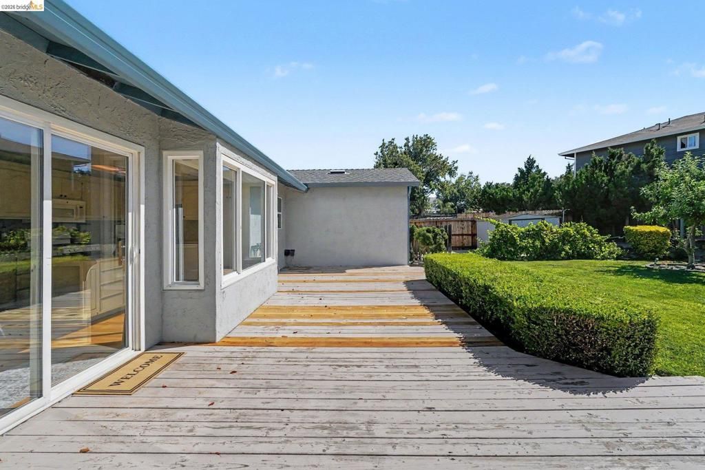 Image 14 of property listing at 4630 Burgundy Dr, Oakley, CA 94561