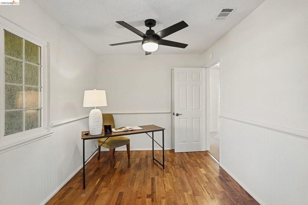 Image 7 of property listing at 4630 Burgundy Dr, Oakley, CA 94561