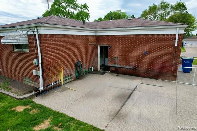 26676 Richard Drive, Warren, MI 48089