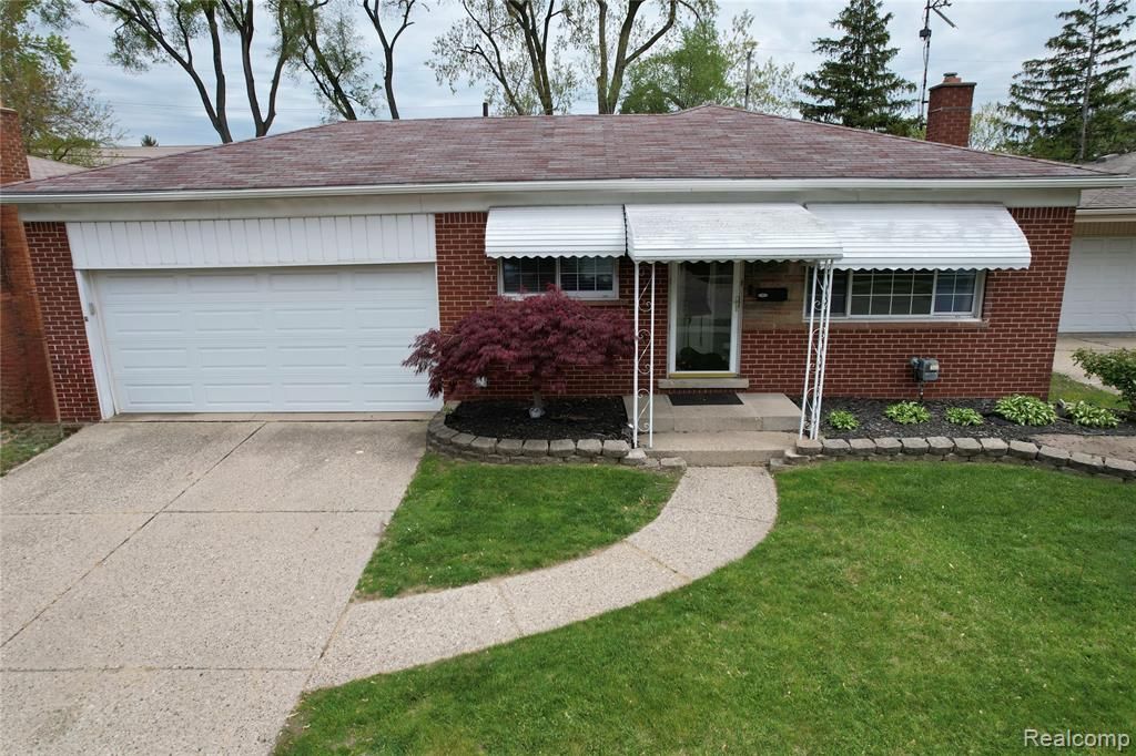 26676 Richard Drive, Warren, MI 48089