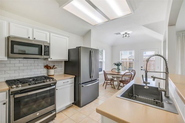 1522 Waterside Village Drive, Richmond, TX 77407