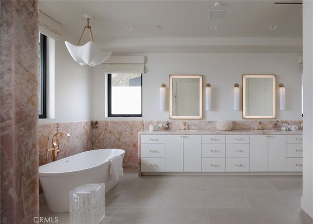 2595 Altamar, Laguna Beach, CA 92651