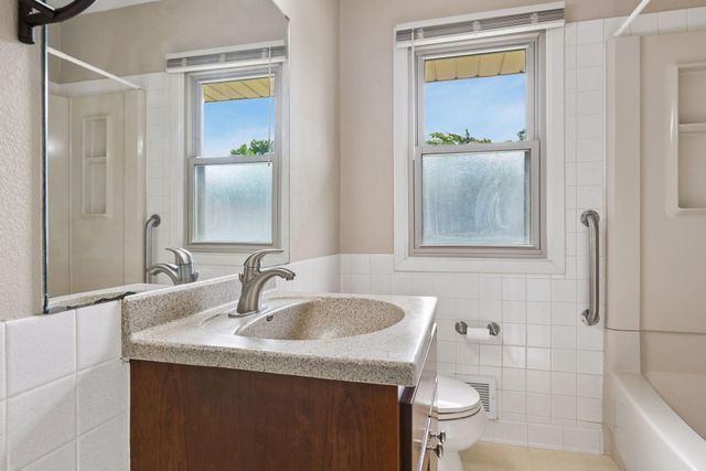 10600 President Drive NE, Blaine, MN 55434