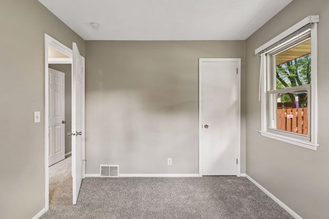 10600 President Drive NE, Blaine, MN 55434