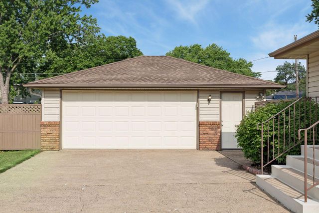 10600 President Drive NE, Blaine, MN 55434