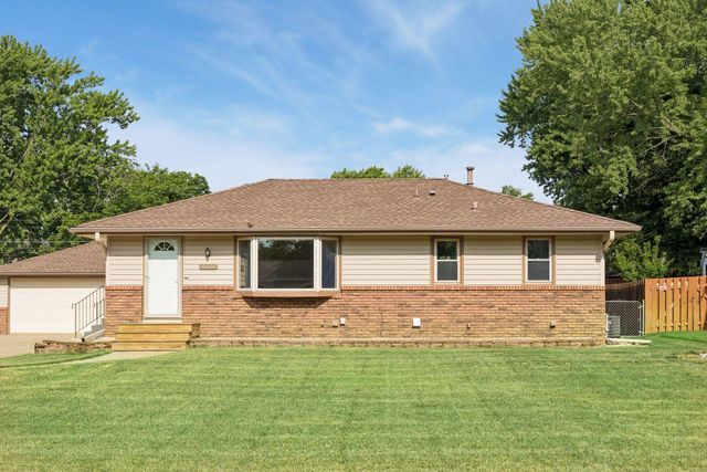 10600 President Drive NE, Blaine, MN 55434