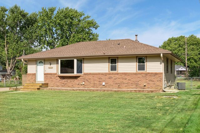 10600 President Drive NE, Blaine, MN 55434