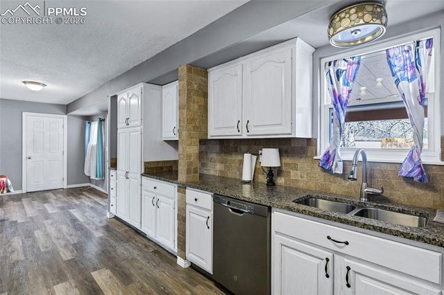 2256 Glenwood Circle, Colorado Springs, CO 80909