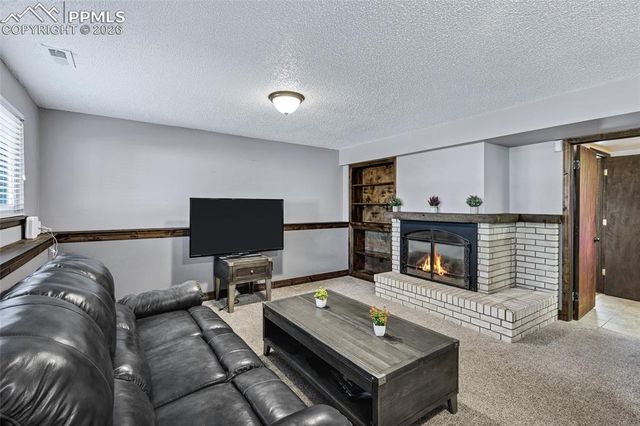 2256 Glenwood Circle, Colorado Springs, CO 80909