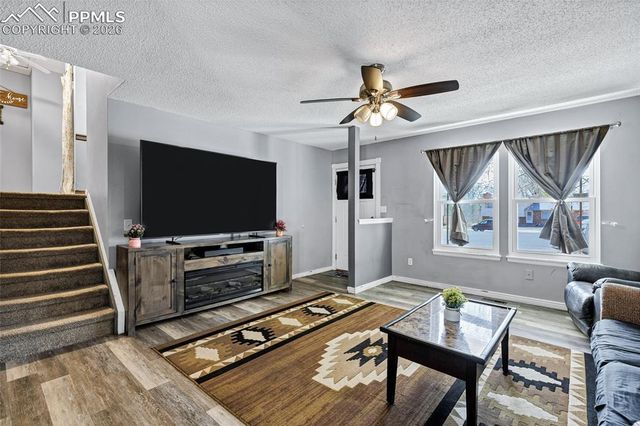 2256 Glenwood Circle, Colorado Springs, CO 80909