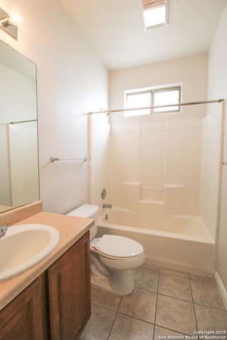 530 Dukeway Apt 2, Universal City, TX 78148