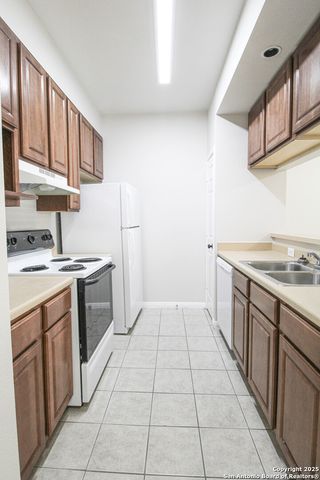 530 Dukeway Apt 2, Universal City, TX 78148