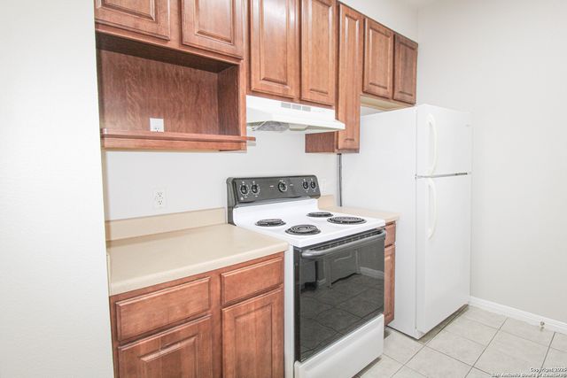 530 Dukeway Apt 2, Universal City, TX 78148