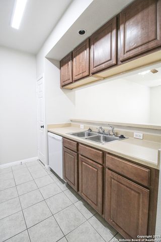 530 Dukeway Apt 2, Universal City, TX 78148