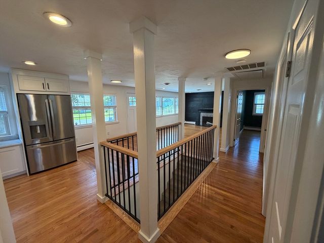 8 Fairbrook Rd, Framingham, MA 01701