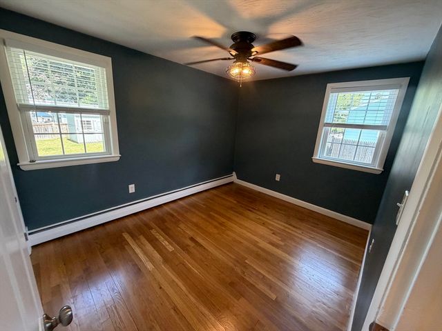 8 Fairbrook Rd, Framingham, MA 01701