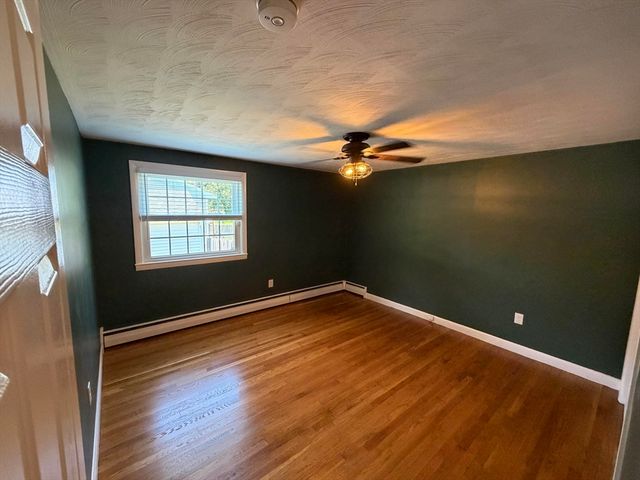8 Fairbrook Rd, Framingham, MA 01701