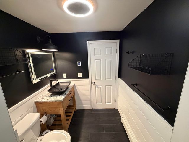 8 Fairbrook Rd, Framingham, MA 01701