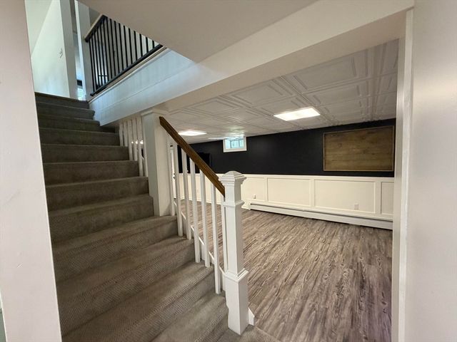 8 Fairbrook Rd, Framingham, MA 01701