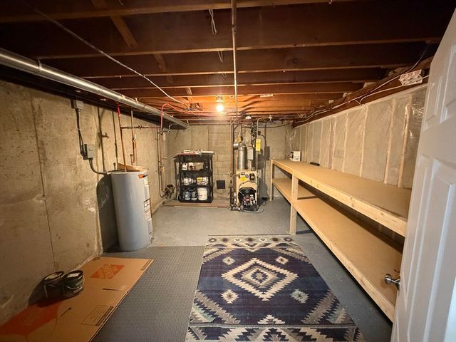 8 Fairbrook Rd, Framingham, MA 01701