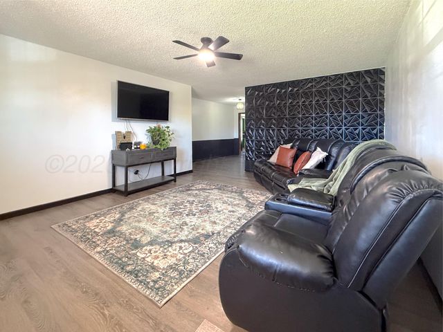 501 Cherry Avenue, Dumas, TX 79029