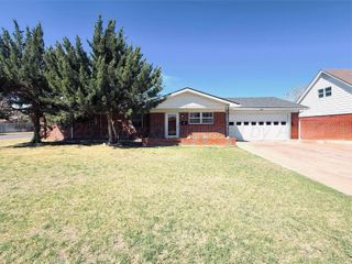 501 Cherry Avenue, Dumas, TX 79029