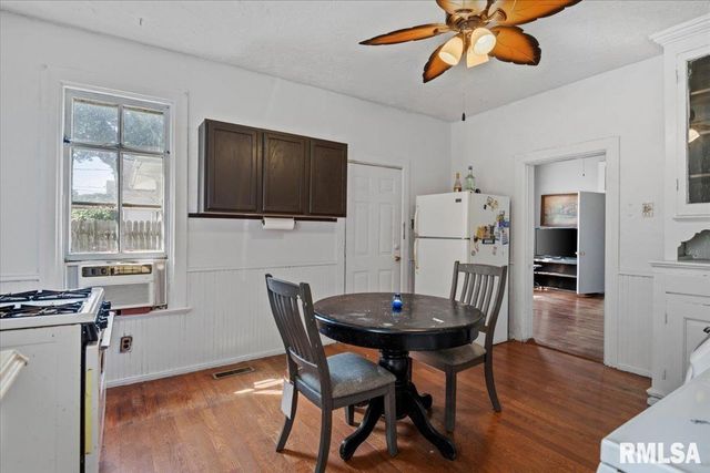 1304 N 3RD Street, Springfield, IL 62702