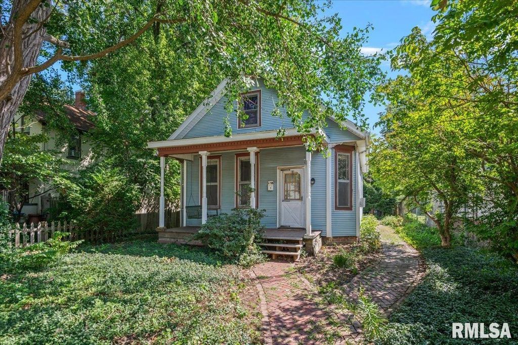 1304 N 3RD Street, Springfield, IL 62702