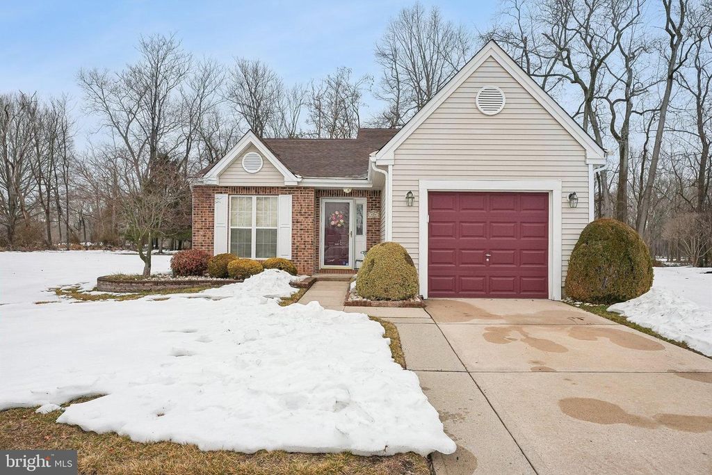 7 DRAKE, Mount Laurel, NJ 08054