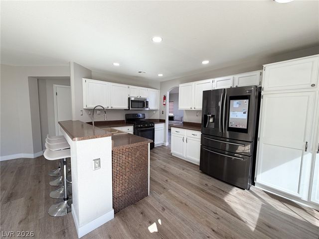 2305 Hedgewood Drive, North Las Vegas, NV 89032