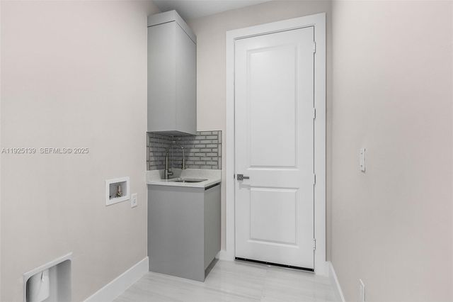 2158 Desoto BLVD S, Naples, FL 34117