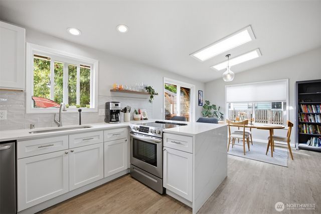 2809 St Clair, Bellingham, WA 98226