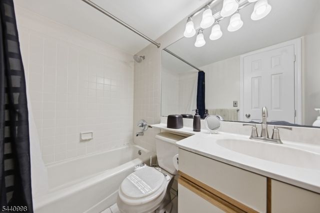 609 Mark Twain Way, Mahwah Twp., NJ 07430