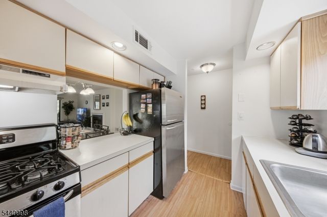 609 Mark Twain Way, Mahwah Twp., NJ 07430