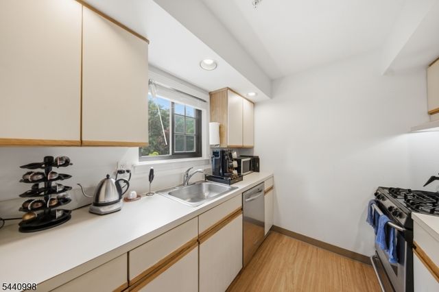 609 Mark Twain Way, Mahwah Twp., NJ 07430