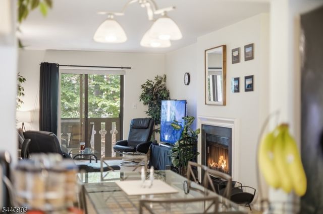 609 Mark Twain Way, Mahwah Twp., NJ 07430