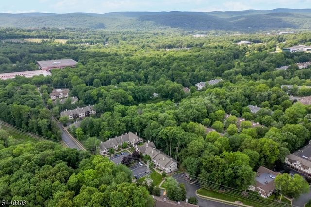 609 Mark Twain Way, Mahwah Twp., NJ 07430