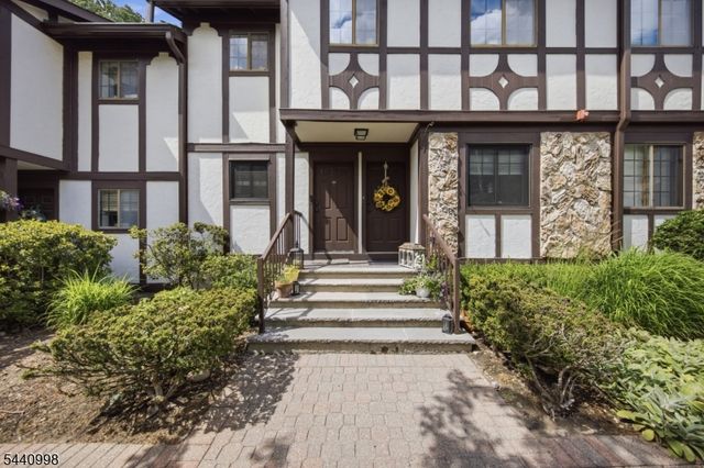 609 Mark Twain Way, Mahwah Twp., NJ 07430