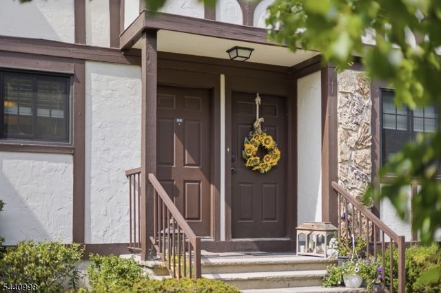 609 Mark Twain Way, Mahwah Twp., NJ 07430
